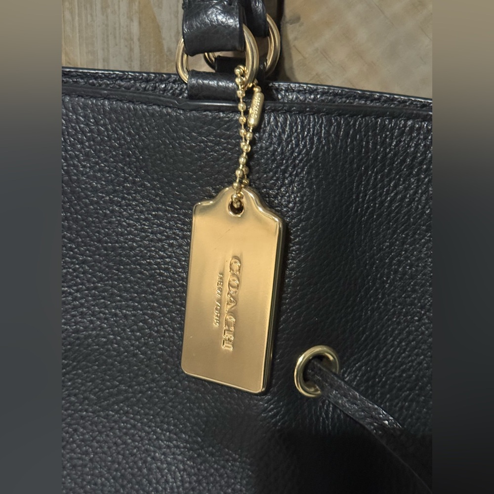 COACH Andy Drawstring Black Leather Horse & Carriage Embossed Logo - Picture 8 of 8